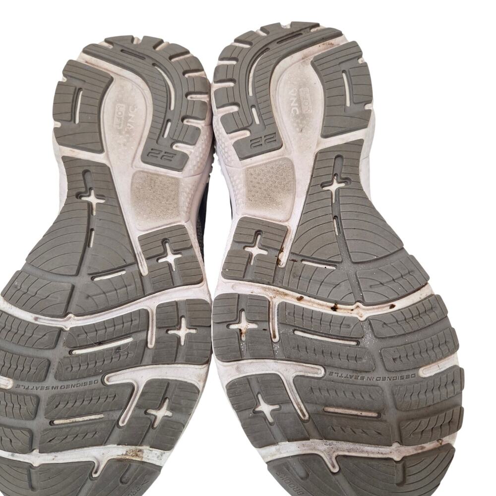 Women's Brooks Adrenaline GTS 22, Size 7.5 - Picture 5 of 10